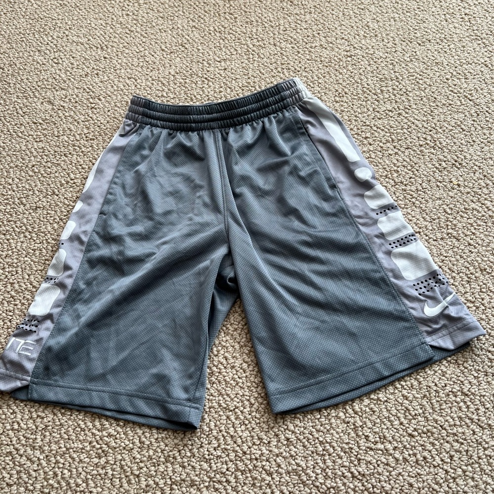 nike dri fit gray basketball shorts